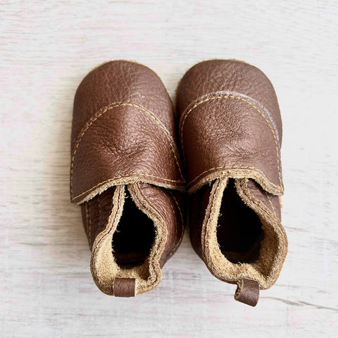 Little Acorn Booties | Brown