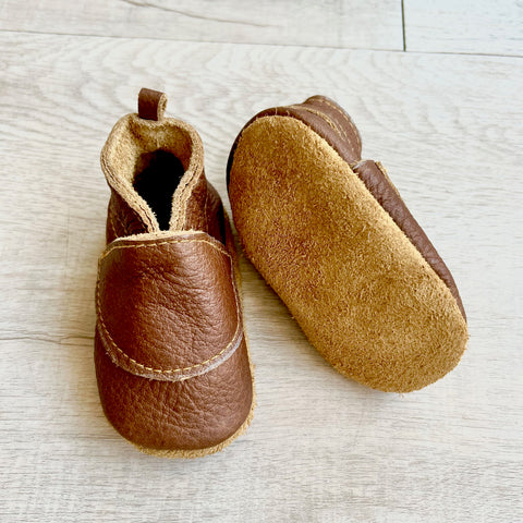 Little Acorn Booties | Brown
