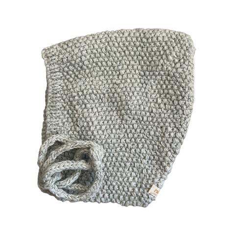 baby bonnet (seed stitch)